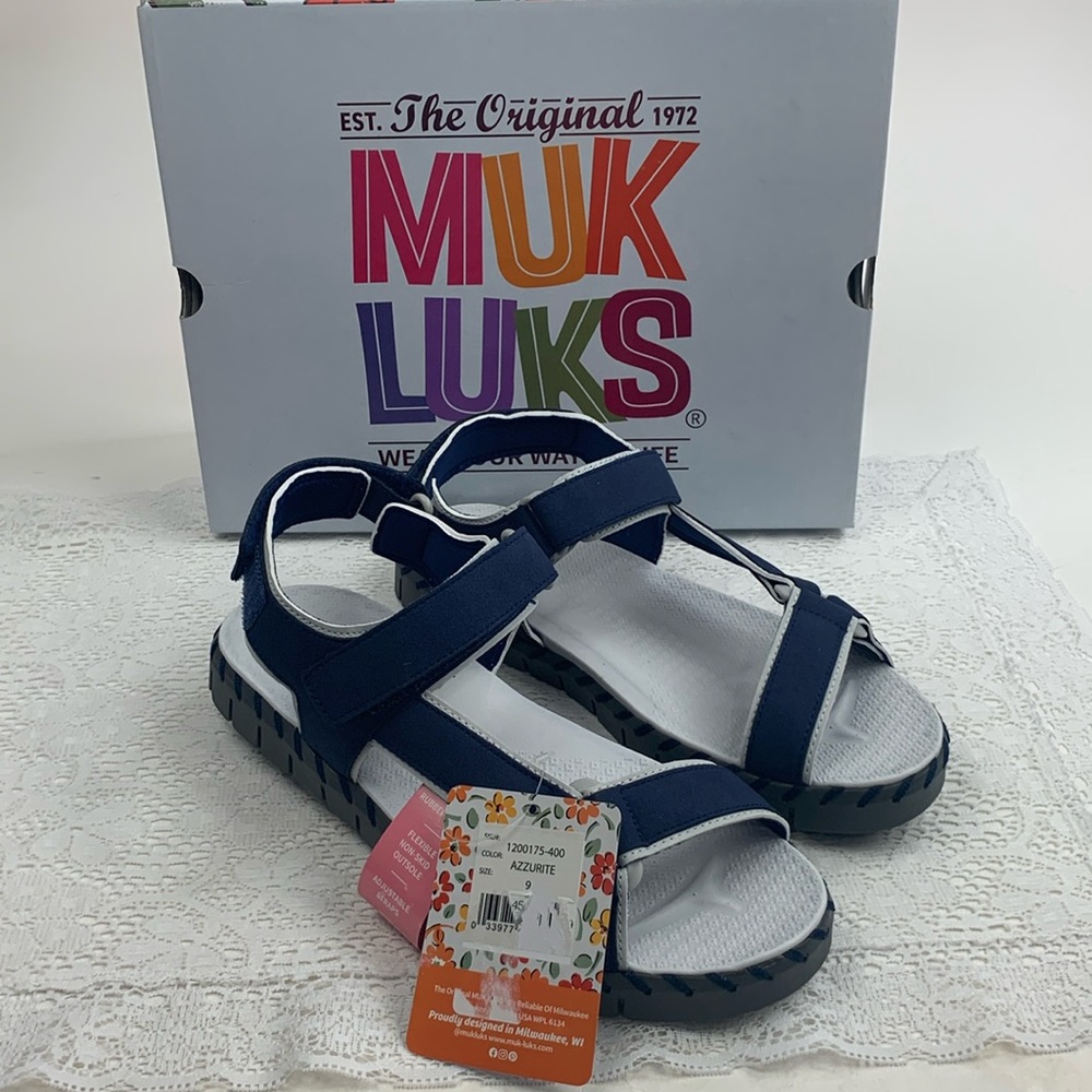 Muk luks Azzurite Sandals Sz 9 New NWT Navy blue Gray Light cushioned Non skid